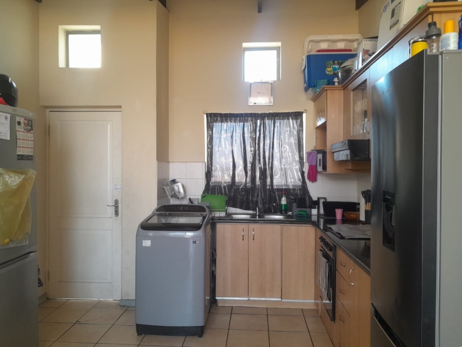 2 Bedroom Property for Sale in Whispering Pines Western Cape